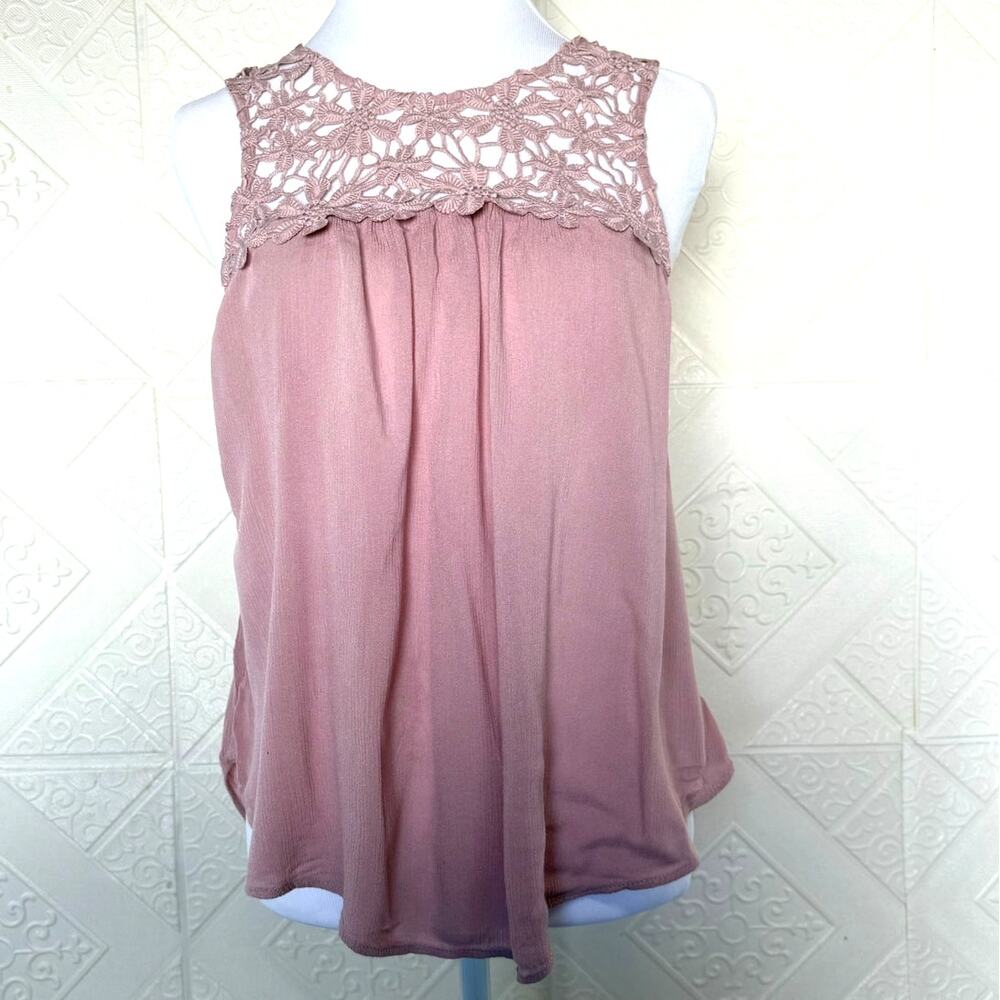 SKU2569 Vanity Women's Size Medium Rose Pink Crochet-Trim Blouse